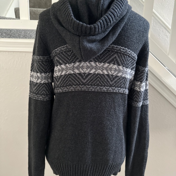 American eagle Men's neck  Sweater - Picture 4 of 8